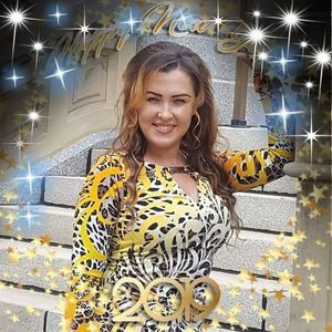 Meet your Posher, Dina